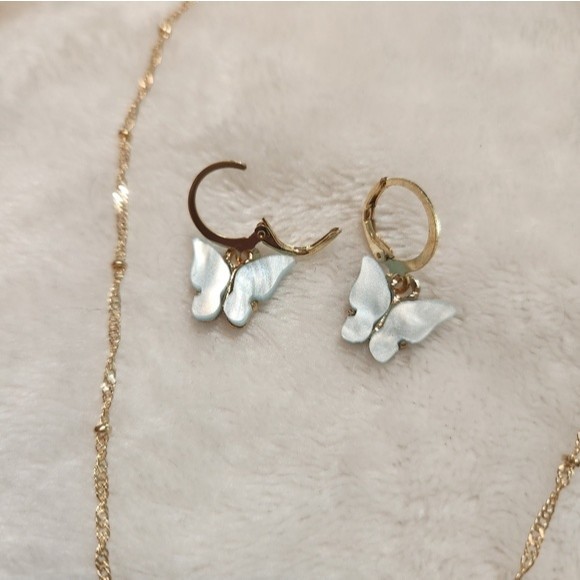 #27Cute Butterfly Pendant Necklace  and Earring Set - Picture 6 of 6